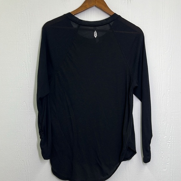 Free People - Black Movement Crewneck Pocket Ruched Long Sleeve Blouse Size XS - Picture 10 of 11